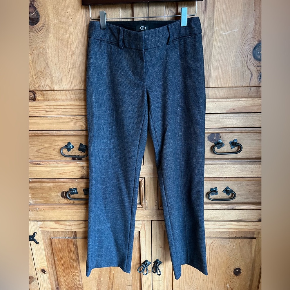 Ann Taylor LOFT trousers, size 00P, dark blue with print